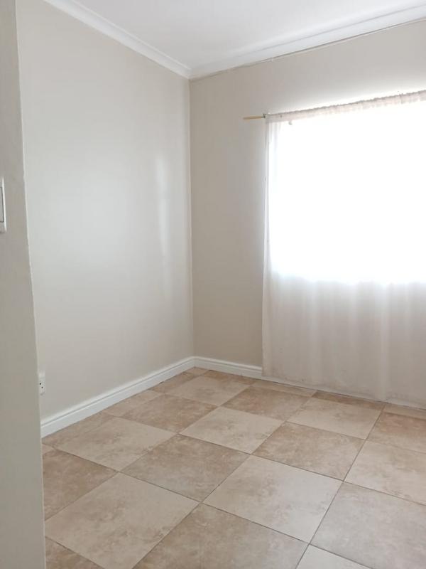 To Let 3 Bedroom Property for Rent in Brooklyn Western Cape